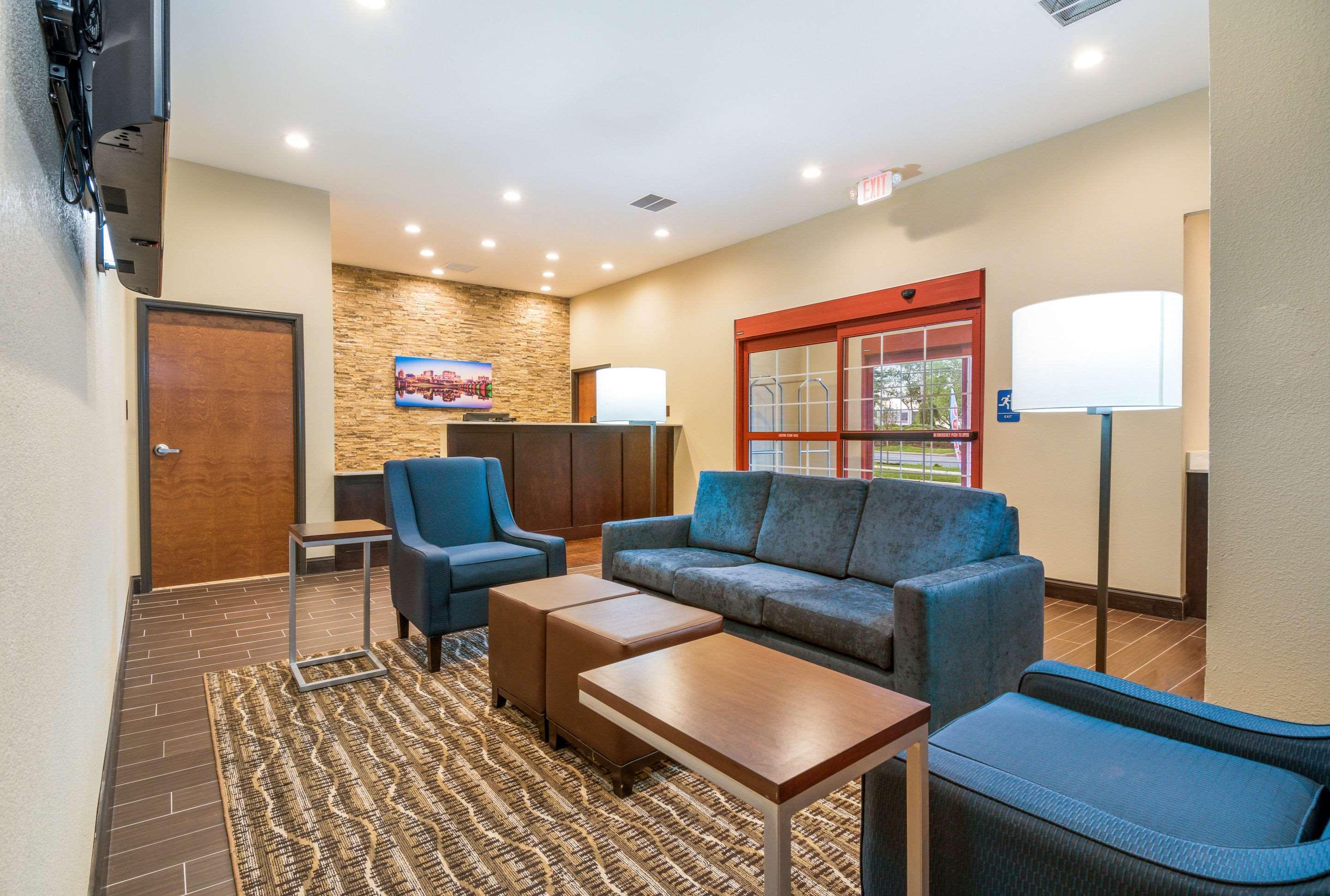 Comfort Inn & Suites Harrisburg - Hershey West Ngoại thất bức ảnh