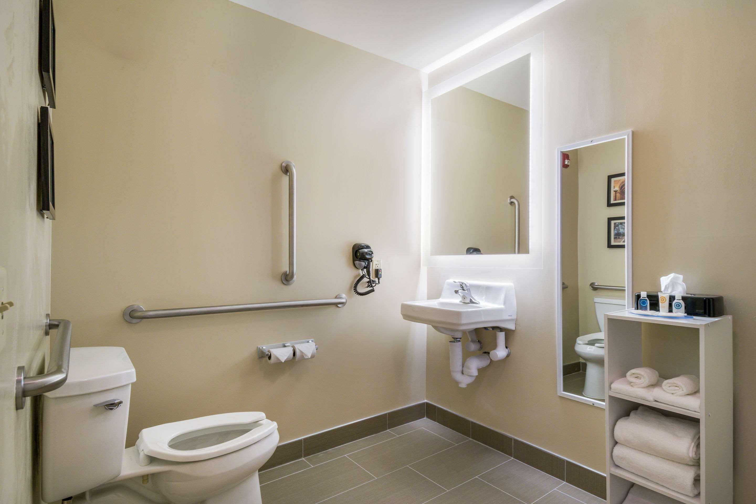 Comfort Inn & Suites Harrisburg - Hershey West Ngoại thất bức ảnh
