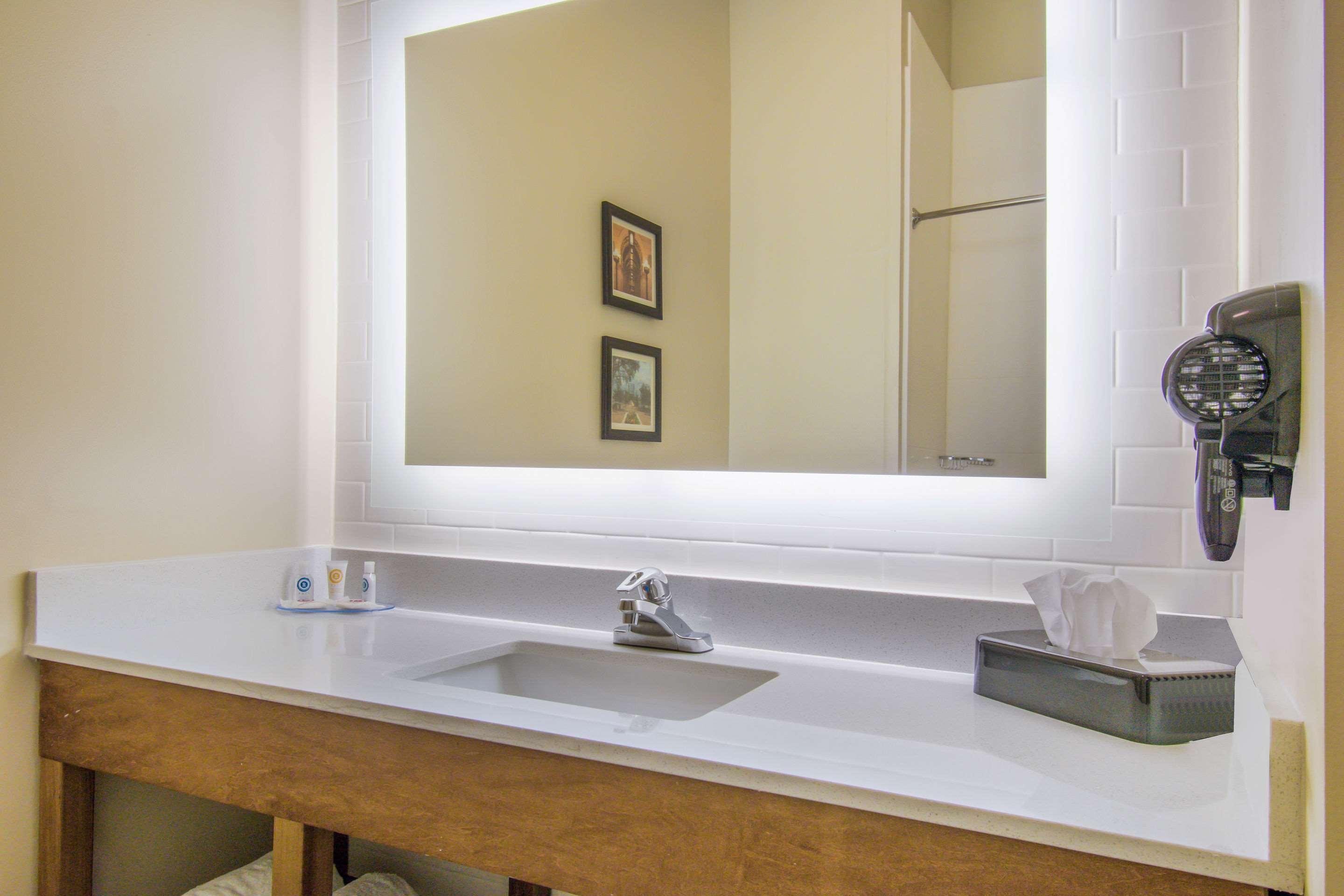 Comfort Inn & Suites Harrisburg - Hershey West Ngoại thất bức ảnh