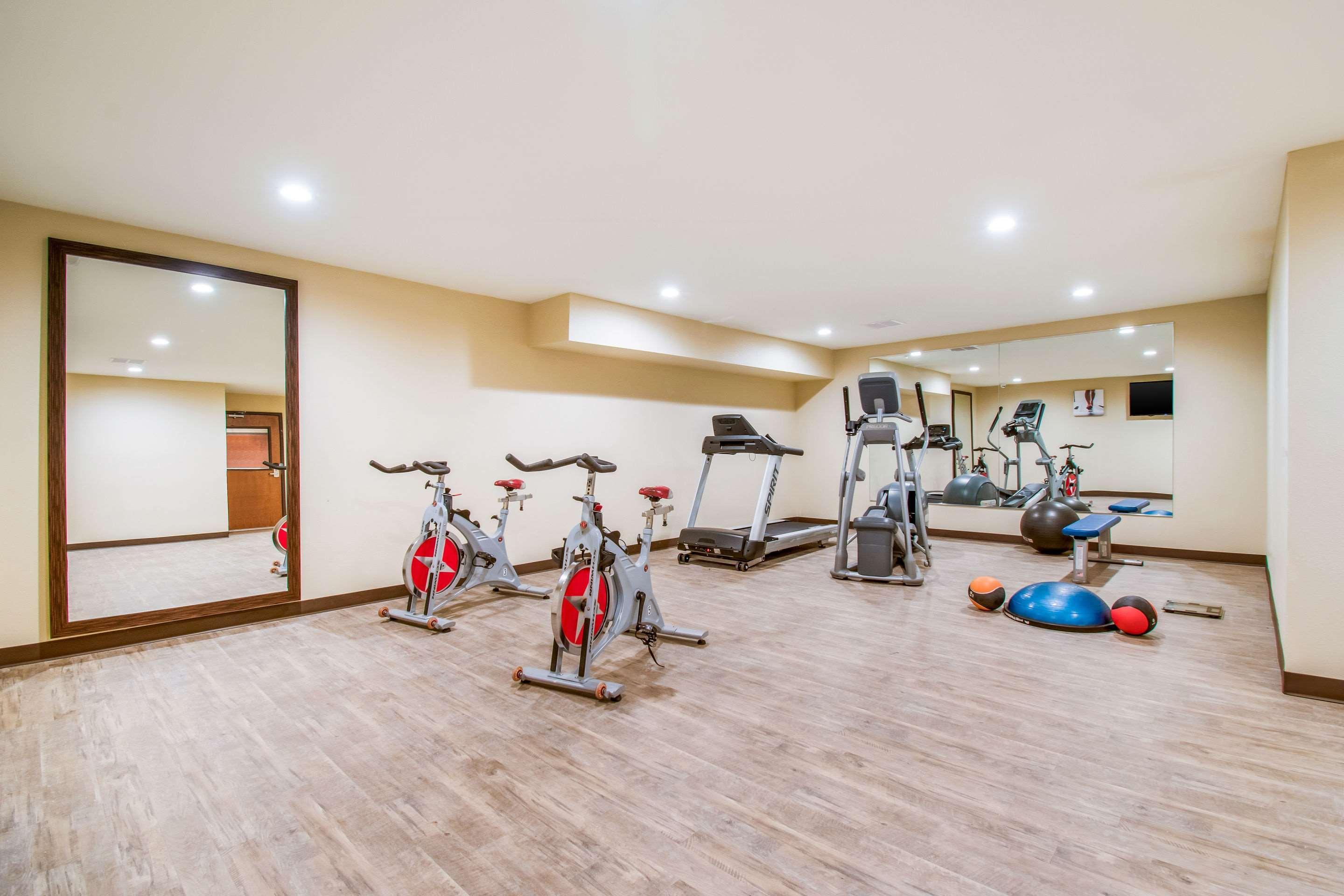 Comfort Inn & Suites Harrisburg - Hershey West Ngoại thất bức ảnh