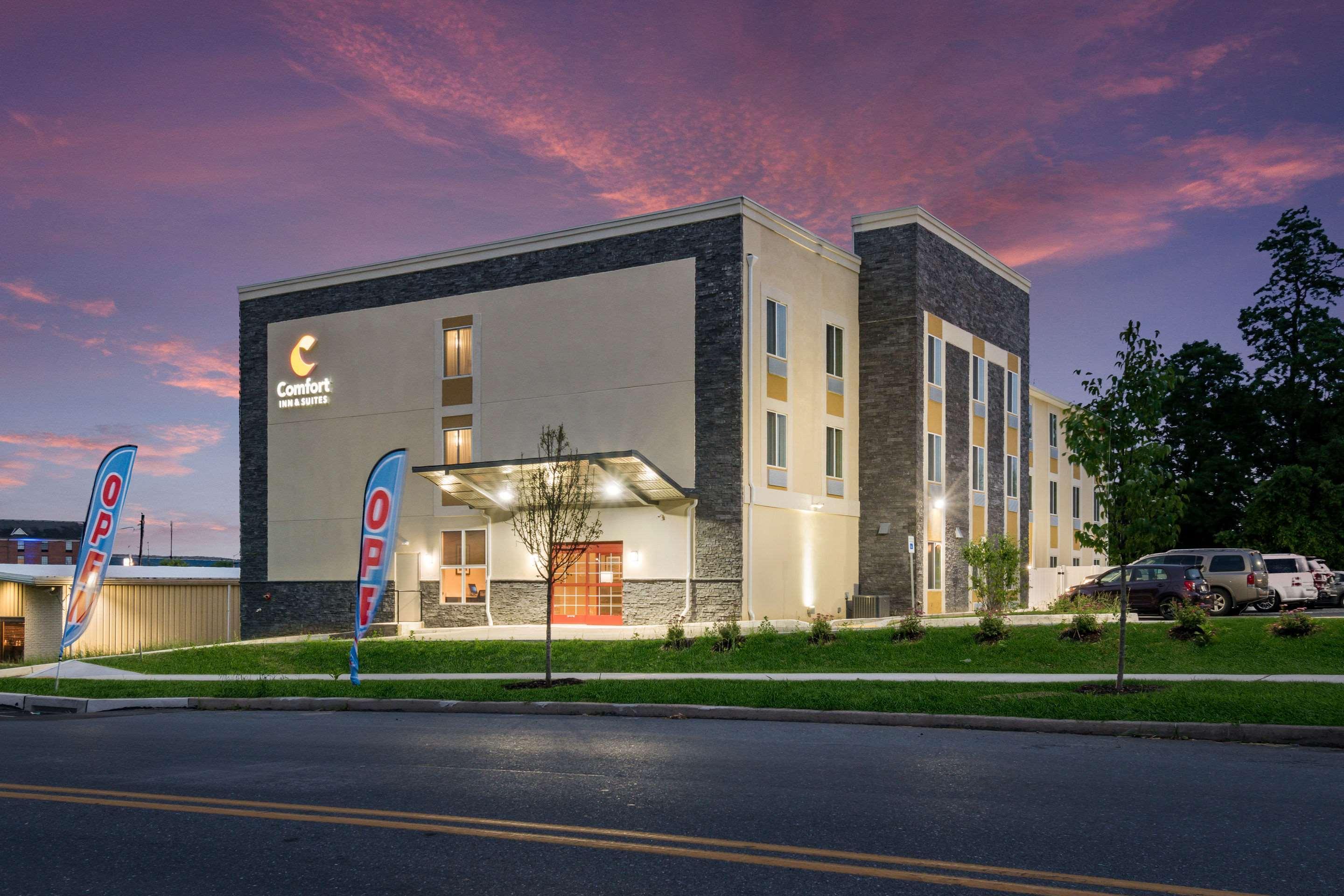 Comfort Inn & Suites Harrisburg - Hershey West Ngoại thất bức ảnh