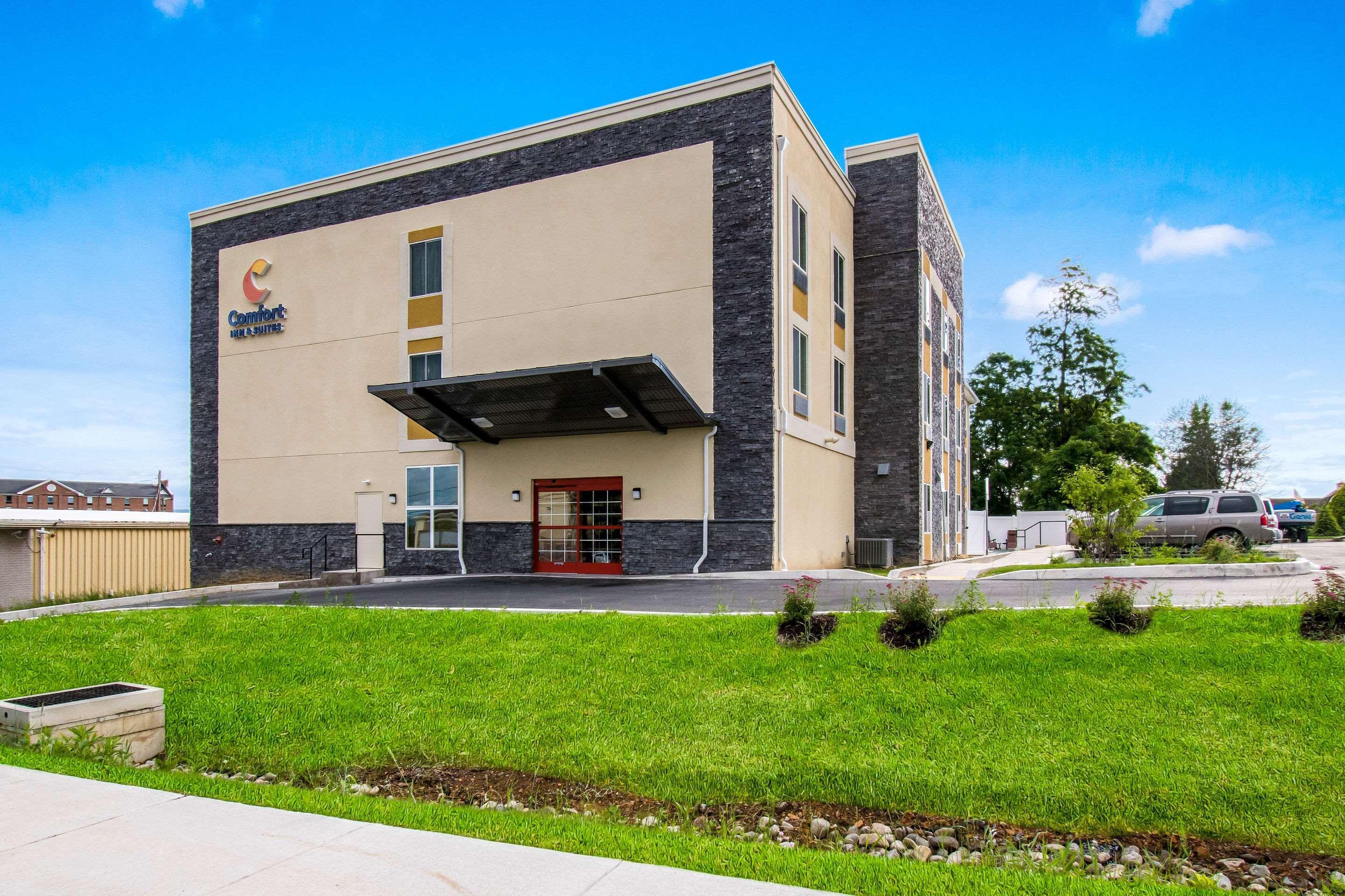 Comfort Inn & Suites Harrisburg - Hershey West Ngoại thất bức ảnh